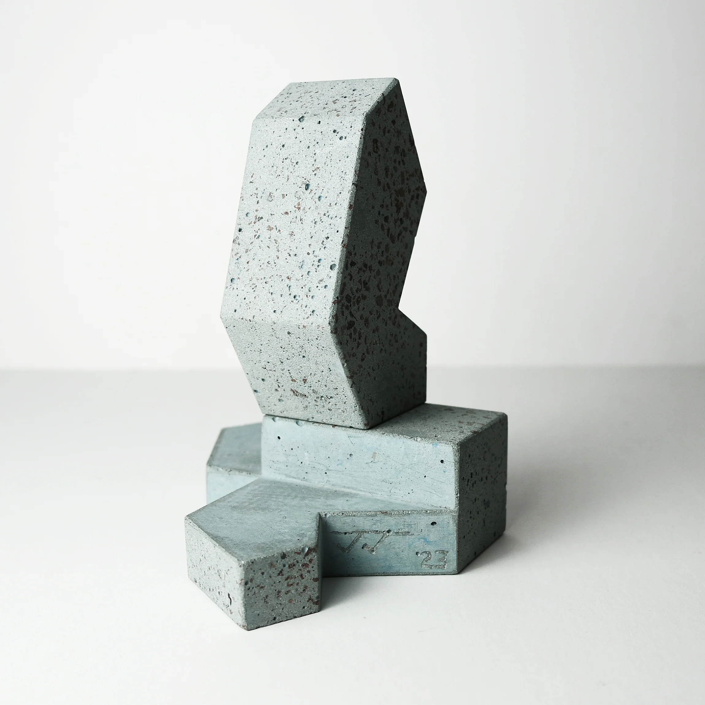 Einstein Variation 1 in Blue Concrete - Image 3